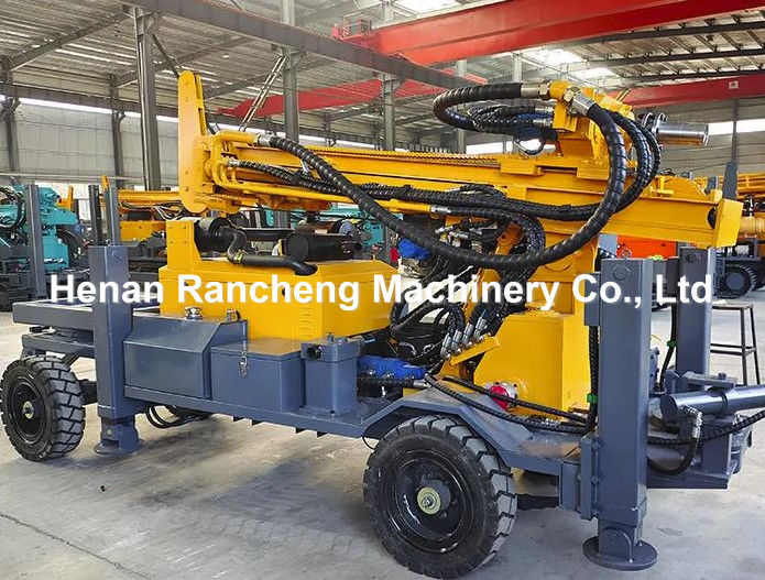 高効率の4輪トレーラー 搭載 穴掘り機 220m 深さ 強力 65KW エンジン