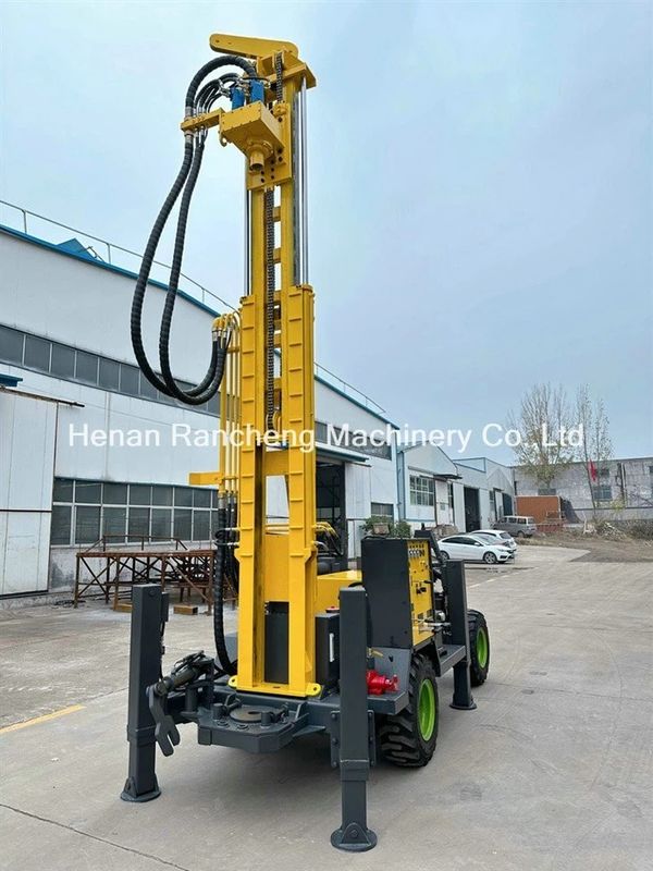 高効率の4輪トレーラー 搭載 穴掘り機 220m 深さ 強力 65KW エンジン