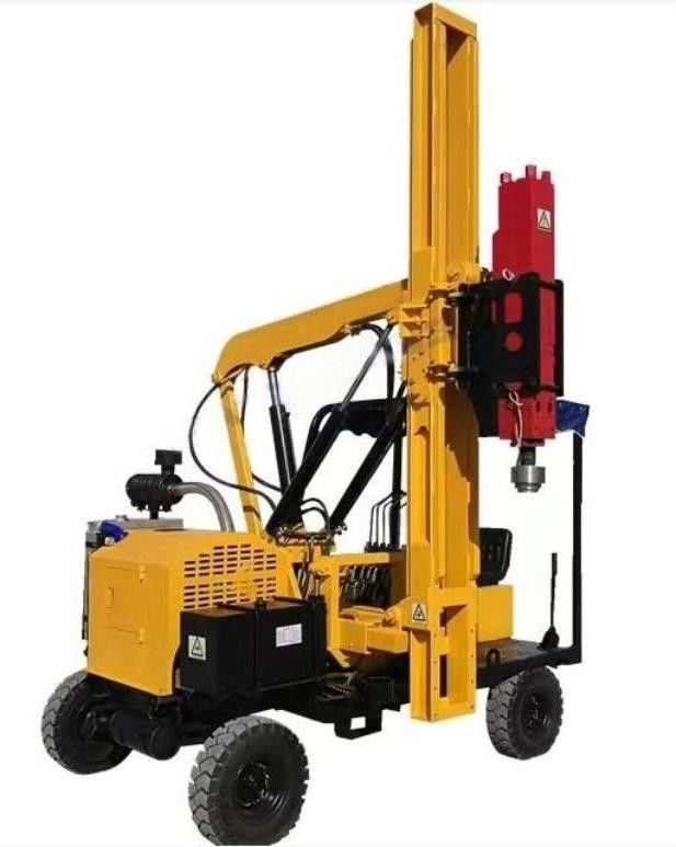 39KW エンジン ソーラーパイル駆動機 50 - 300mm 掘削直径 2.6m 掘削高度