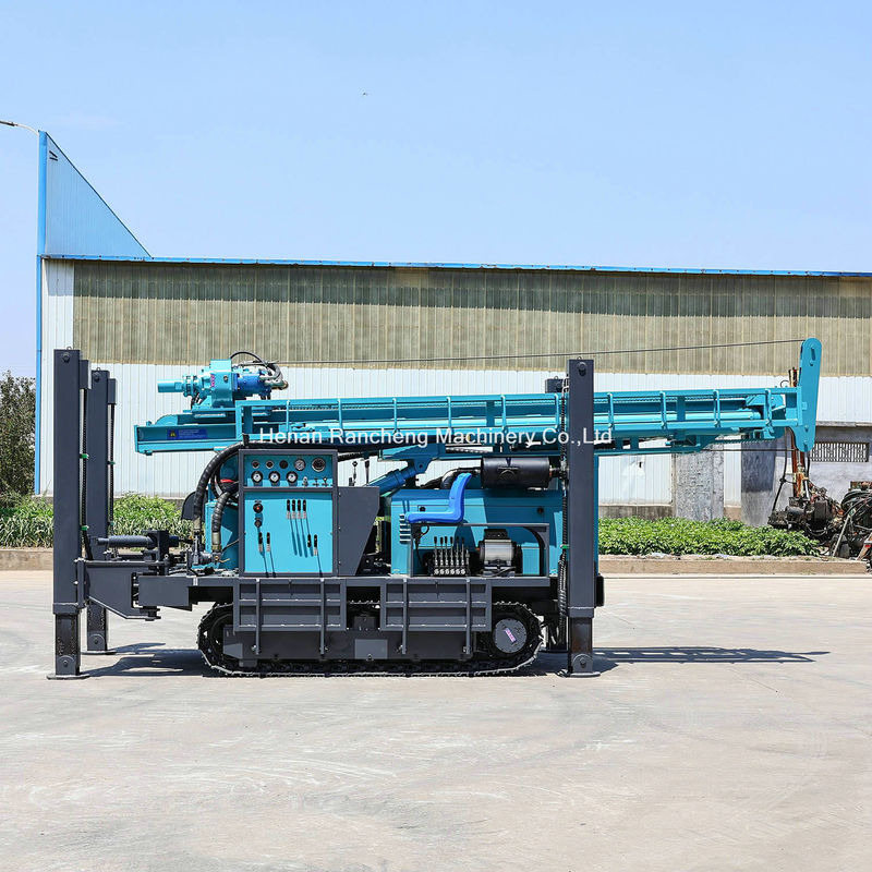 効率と信頼性 深さ350m クローラー搭載水井掘削機 91KWのユチャイエンジン