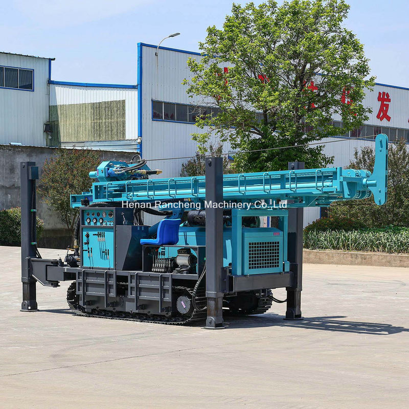 効率と信頼性 深さ350m クローラー搭載水井掘削機 91KWのユチャイエンジン