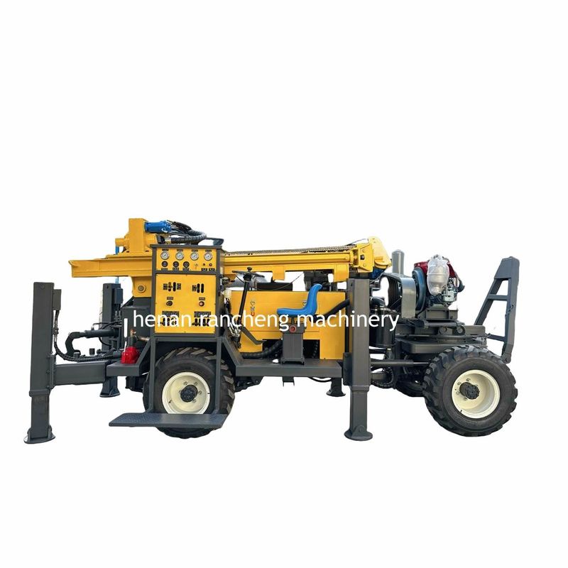 高効率の4輪トレーラー 搭載 穴掘り機 220m 深さ 強力 65KW エンジン