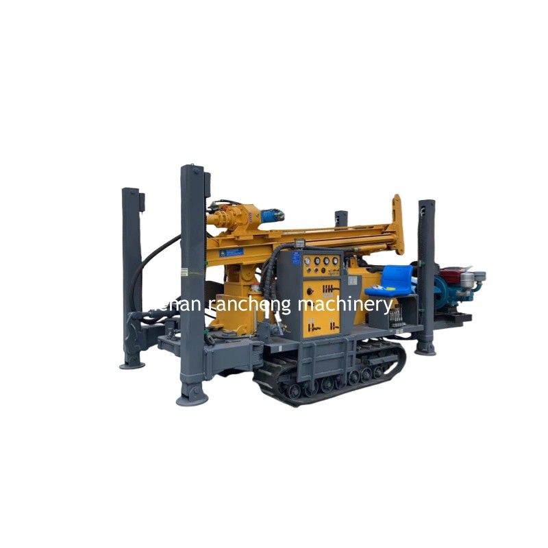 RCF200C 15トンの持ち上げ能力を持つ水力ゴムトラック水井掘削リグ