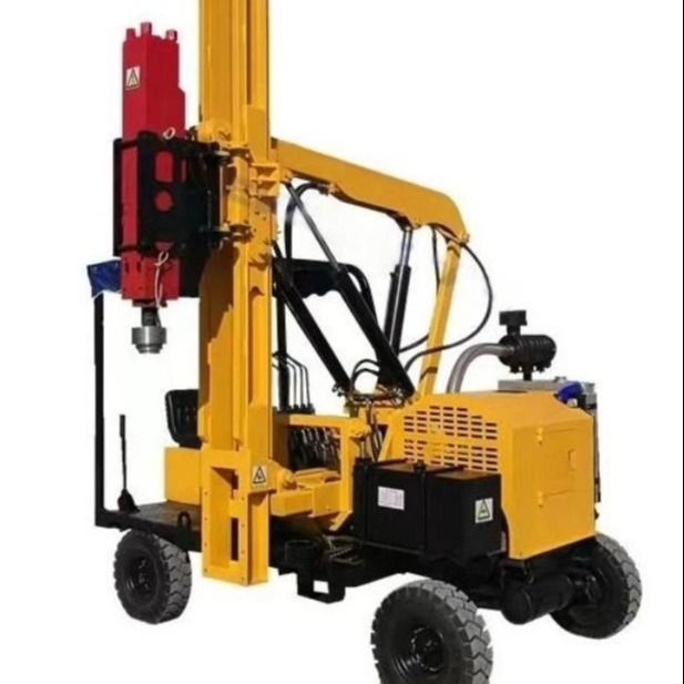 ソーラーパイルドライバー ディープ170cmの39KWエンジンと2.8Tの車両重量