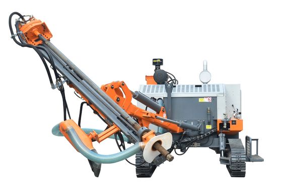 22m 深度 水力統合DTH掘削リグマシン 264HPディーゼルエンジン